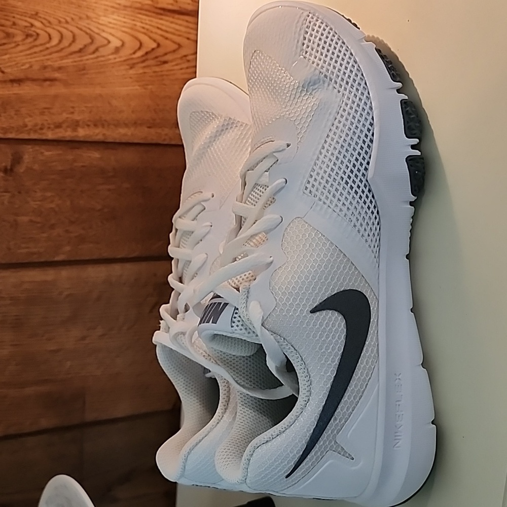 Nike Flex White and Gray  Running Shoes